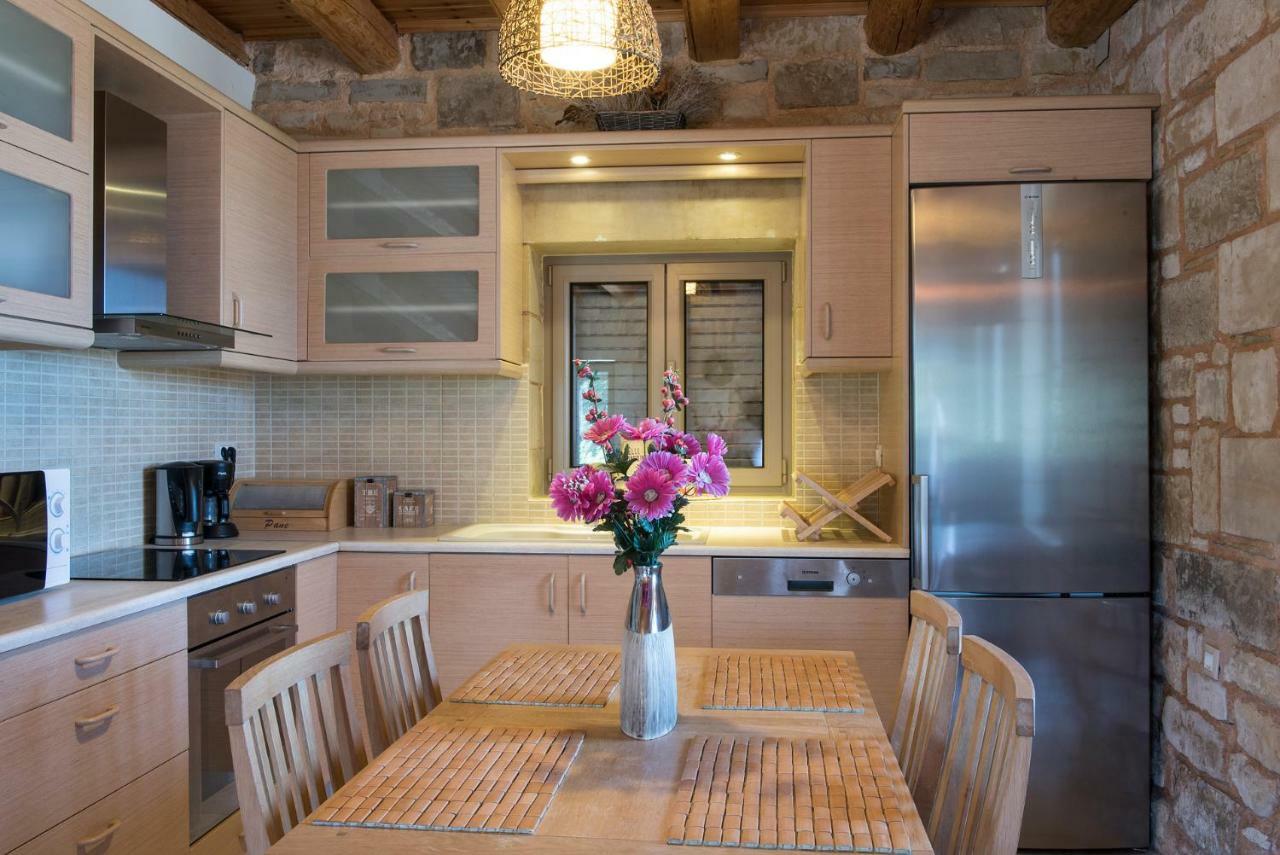 Pantanassa Villas Agia Marina  Екстер'єр фото
